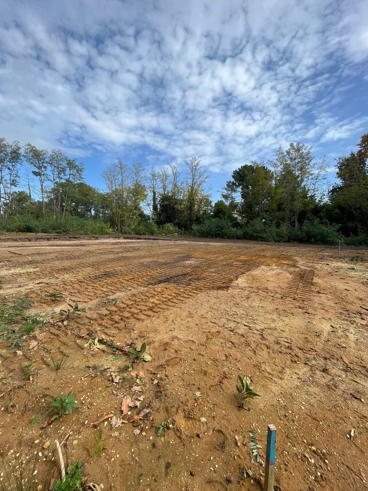 Terrassement terrain à Saint Aubin de Médoc en Gironde avec nivellement