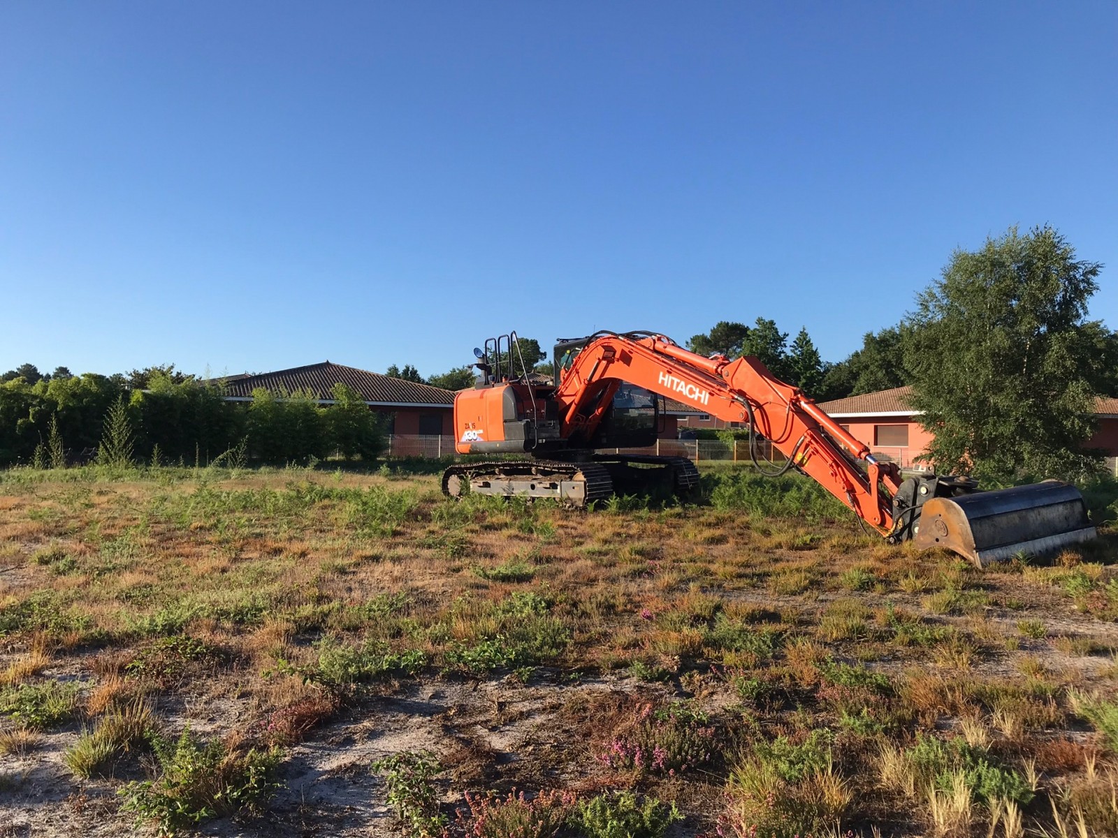 TERRASSEMENT d’une plateforme pour un futur bâtiment à Saint Jean d'Illac proche de Bordeaux