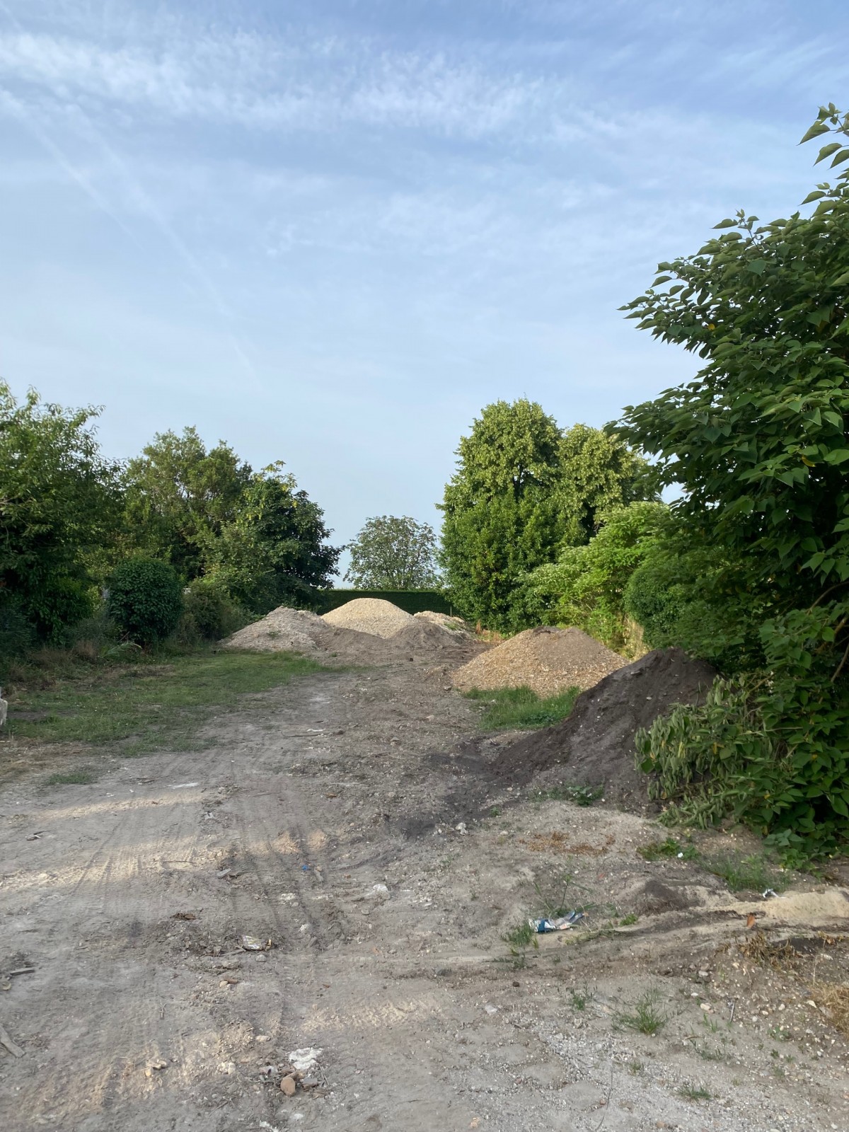 Remise à niveau d’un terrain vague sur la commune de Saint Médard en Jalles en Gironde