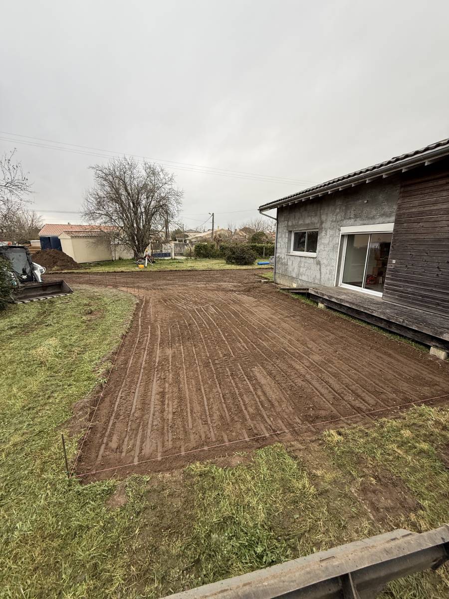 L’entreprise Videau terrassement a réalisé une allée carrossable, proche de Bordeaux sur la commune de Macau