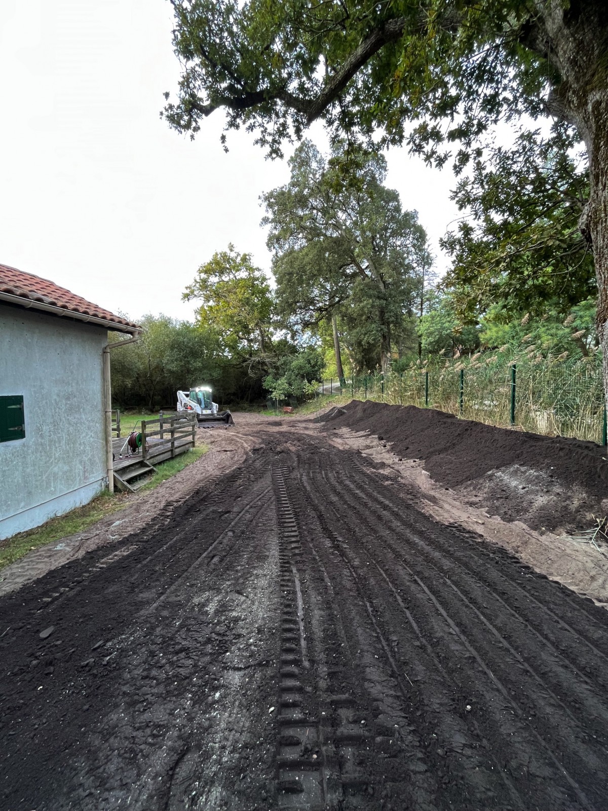 Remblais en terre végétale à Maubuisson proche de Carcans