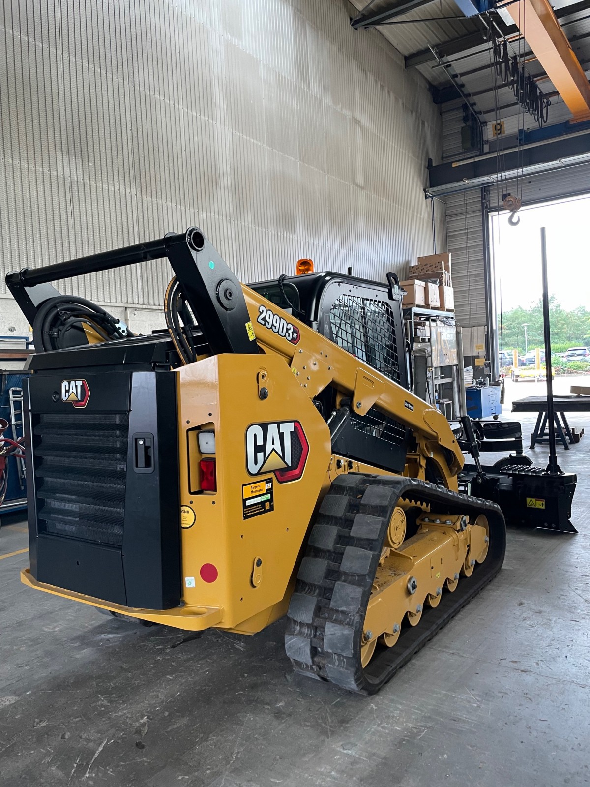 Location engin: chargeuse compacte à chenille à Bordeaux en Gironde