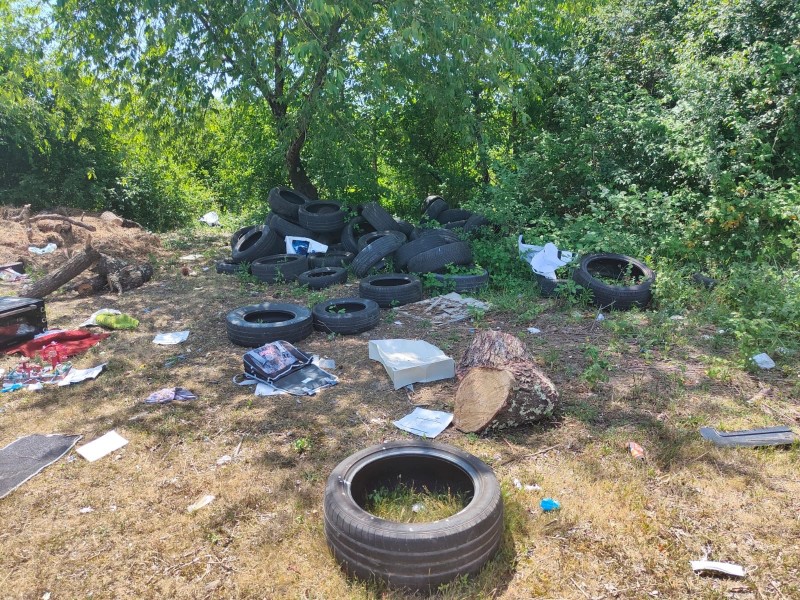 Curage et nettoyage de dépôt sauvage sur la commune de EYSINES en Gironde