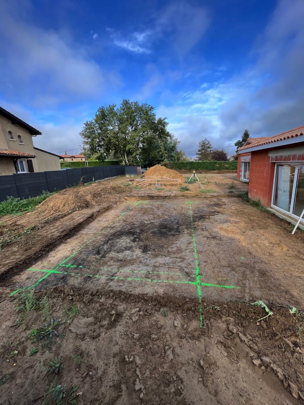 Terrassement de piscine avec nivellement des terres à Saint Germain du Puch en Gironde