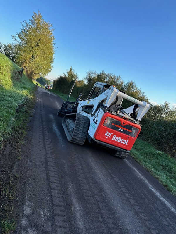Location de niveleuse sur Bordeaux et en Gironde 