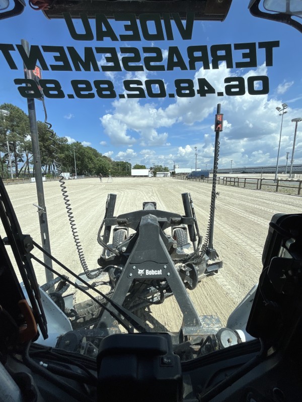 Création et entretien de carrière équestre sur Bordeaux et en Gironde 