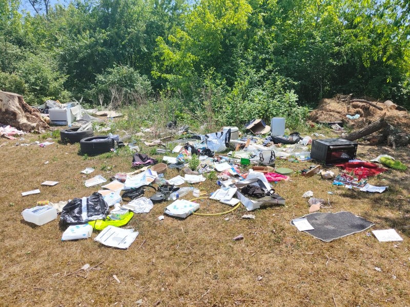 Curage et nettoyage de dépôt sauvage sur la commune de EYSINES en Gironde
