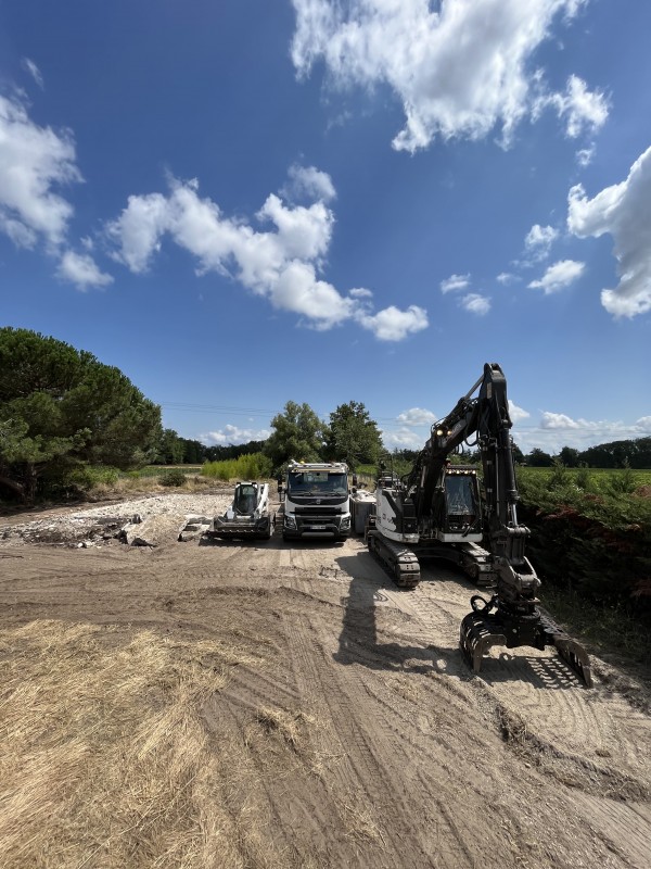 Démolition d’une maison avec des dépendances à Margaux Cantenac dans le Médoc