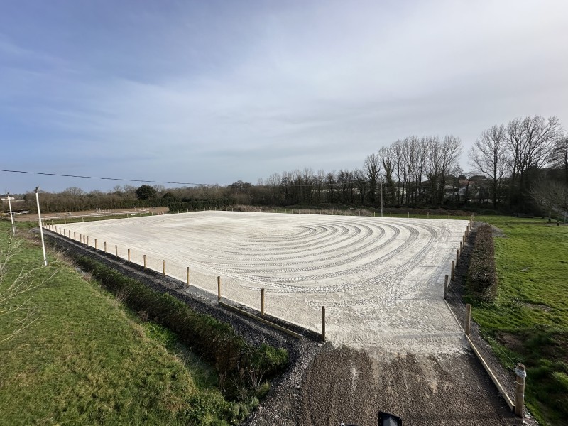 Création de carrière équestre en France et Gironde . 