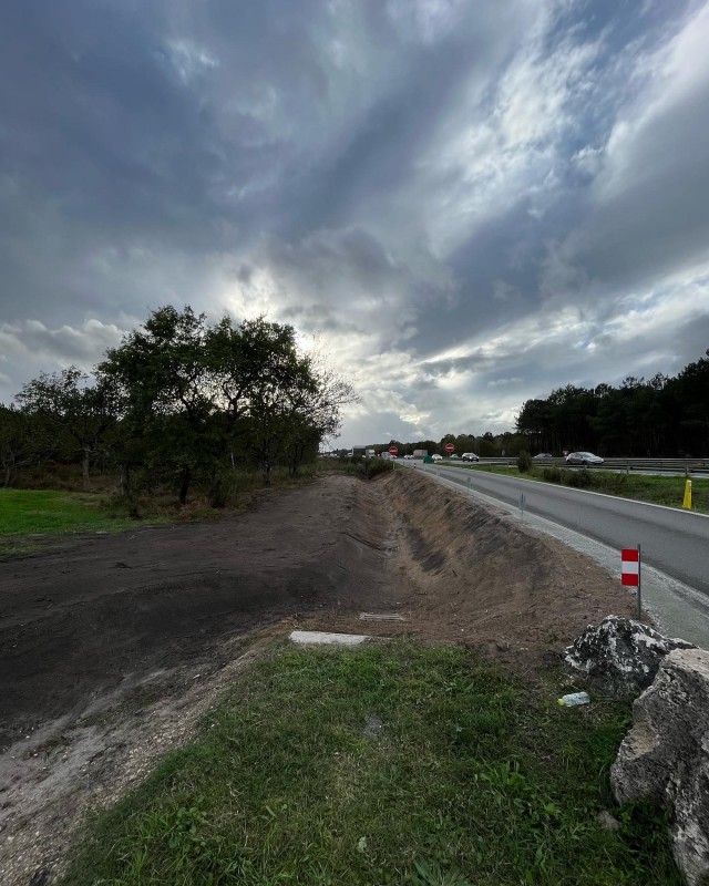 Nettoyage  de terrain, broyage et débroussaillage sur la commune de Cestas en Gironde .