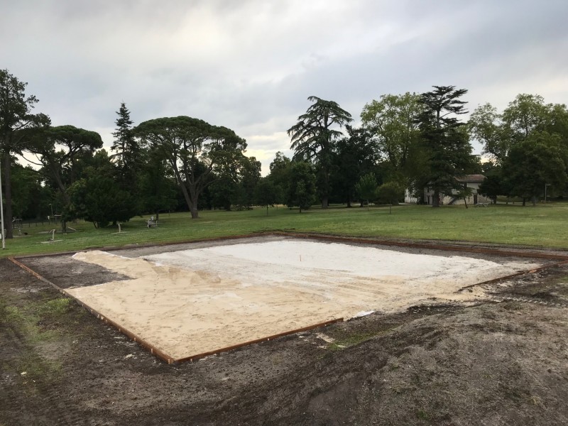 Réalisation d'un terrain de volley-ball à Blanquefort en Gironde