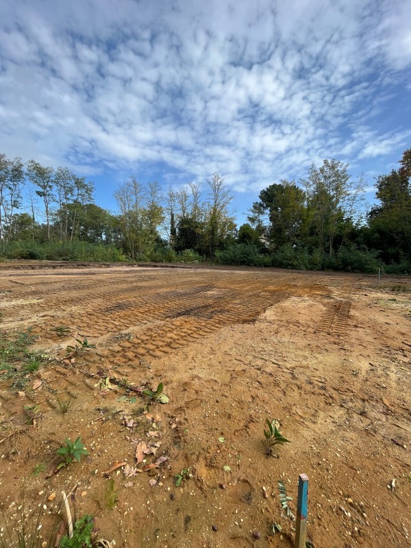 Terrassement terrain à Saint Aubin de Médoc en Gironde avec nivellement