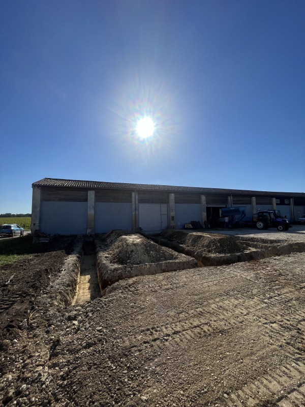 Ouverture des fondations et nivellement de terrain à Macau en Gironde