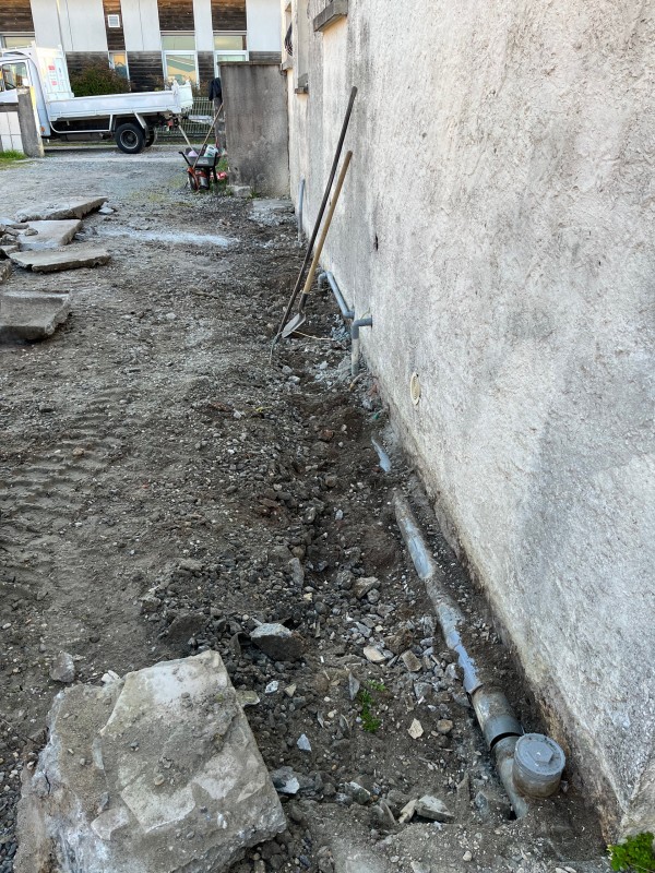 Réalisation d’une réfection de reseau eau usée sur la commune de Macau en Gironde proche de bordeaux .