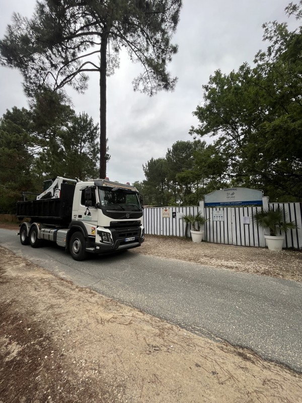 Broyage forestier d'un terrain pour futur parcours de Golf à Lège Cap Ferret en Gironde