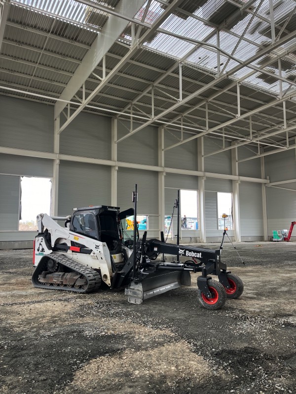 Location de niveleuse sur Bordeaux et en Gironde