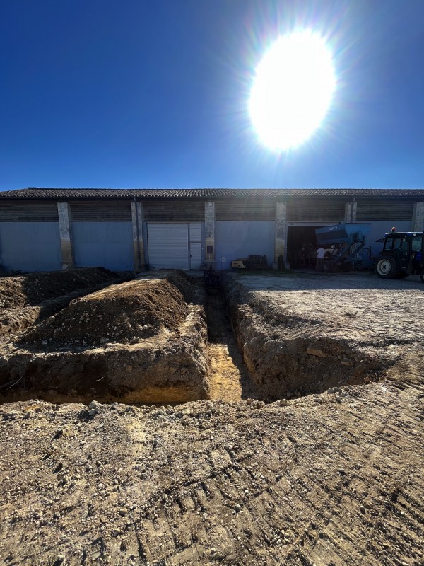 Ouverture des fondations et nivellement de terrain à Macau en Gironde