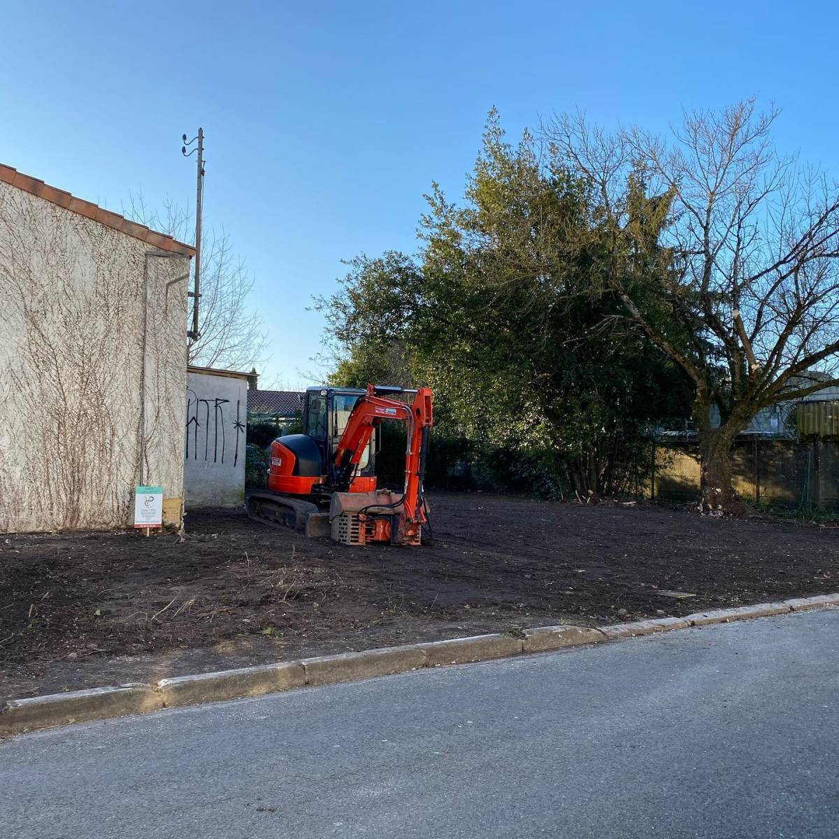 Démolition structure maison individuelle et remise à niveau terrain Pessac Alouette