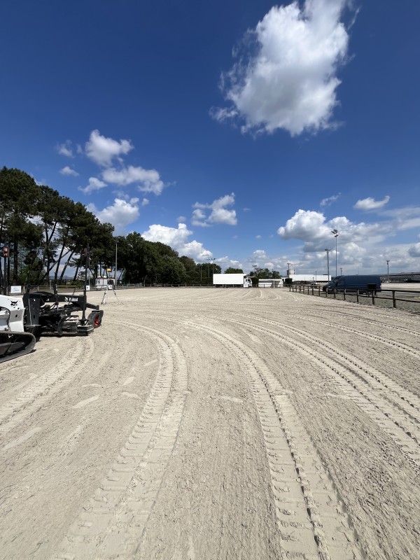 Création et entretien de carrière équestre sur Bordeaux et en Gironde 