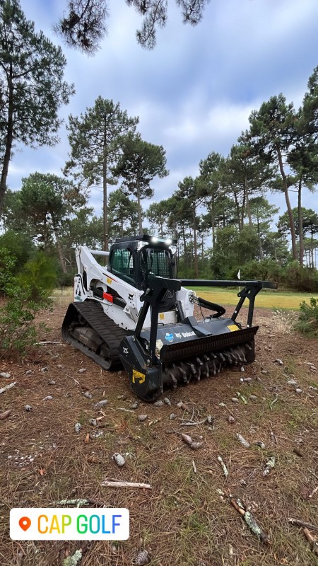 Broyage forestier d'un terrain pour futur parcours de Golf à Lège Cap Ferret en Gironde