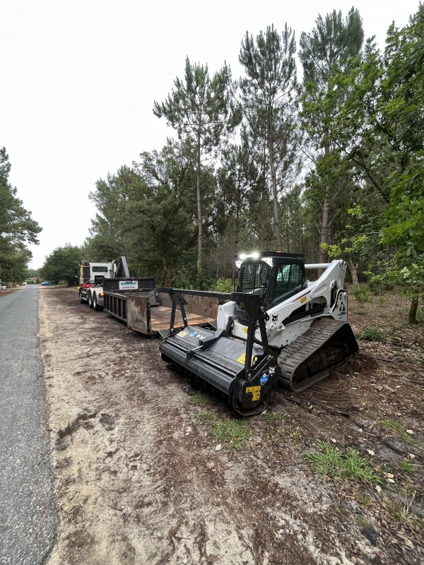Broyage forestier d'un terrain pour futur parcours de Golf à Lège Cap Ferret en Gironde