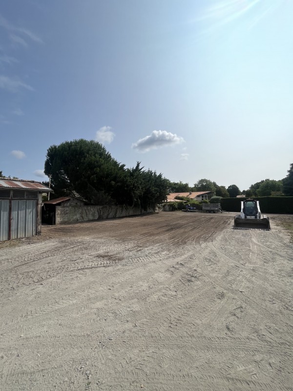 Démolition de plateforme béton pour cuve à fioul à Saint Médard en Jalles