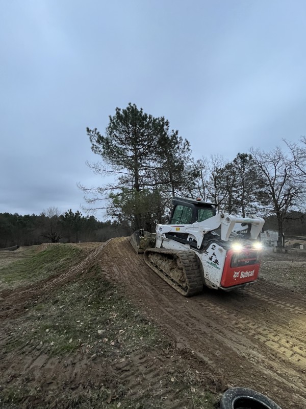 Création de terrain de motocross, supercross et pumptrack