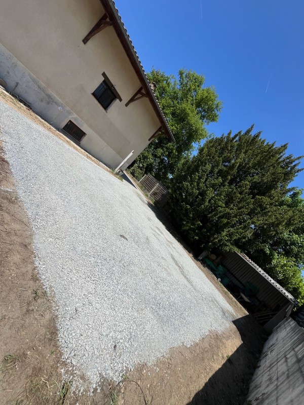 Création d’une allée en caillou sur Bordeaux et en Gironde 