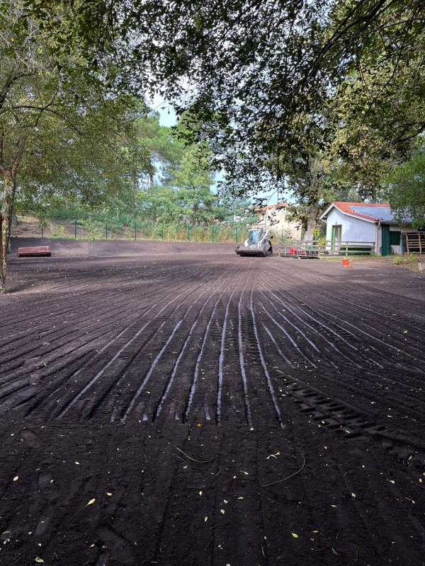 Remblais en terre végétale à Maubuisson proche de Carcans