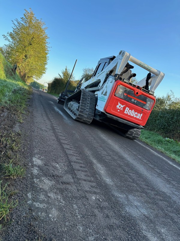 Location de niveleuse sur Bordeaux et en Gironde 