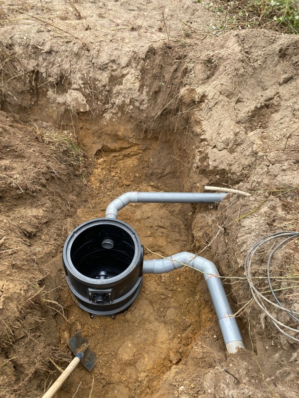 Assainissement non collectif avec épandage et pompe de relevage à Cadaujac en Gironde