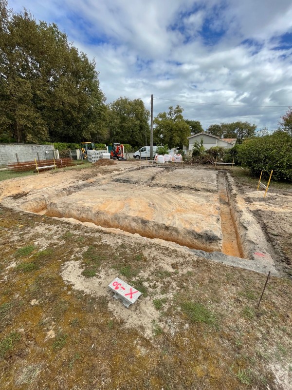 Terrassement et remise à niveau terrain d’une maison sur la commune de Saint Médard en Jalles en Gironde