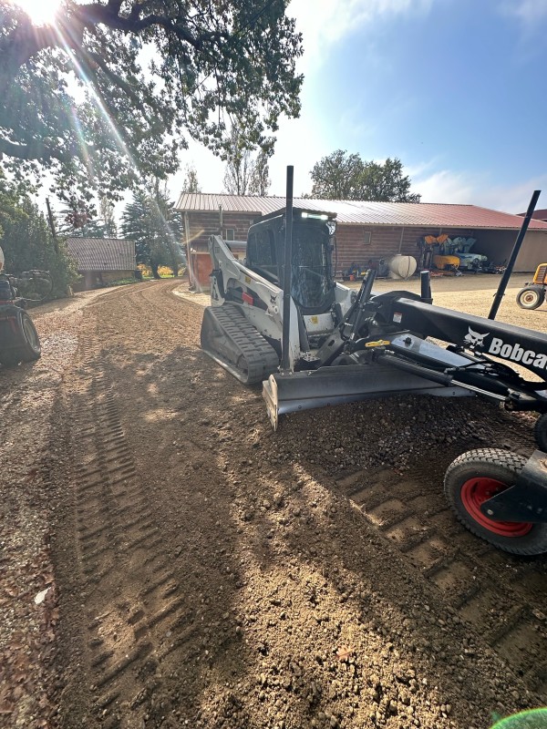 Location de niveleuse sur Bordeaux et en Gironde 