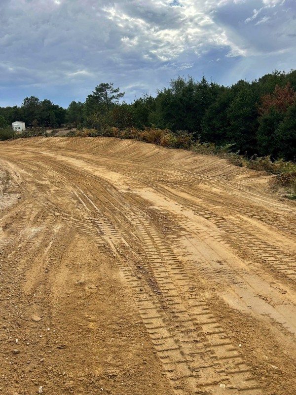 Réfection d’une piste de motocross à Saint Christophe de double en Gironde