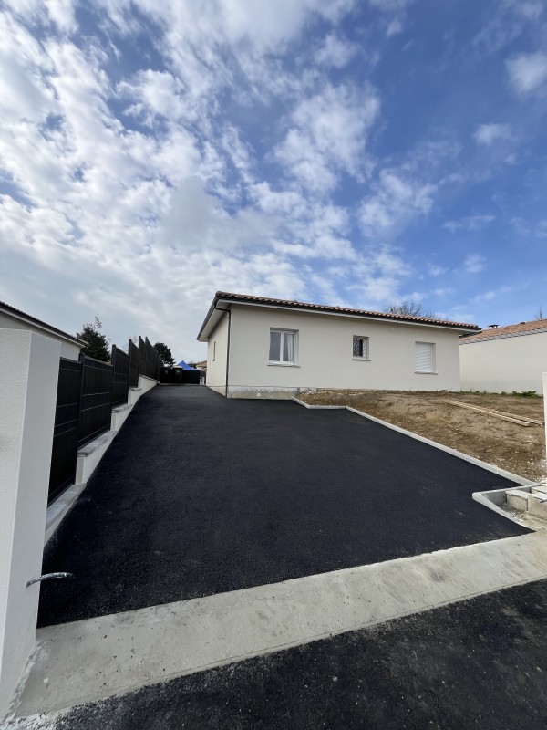 Création de parking et allée sur Bordeaux .