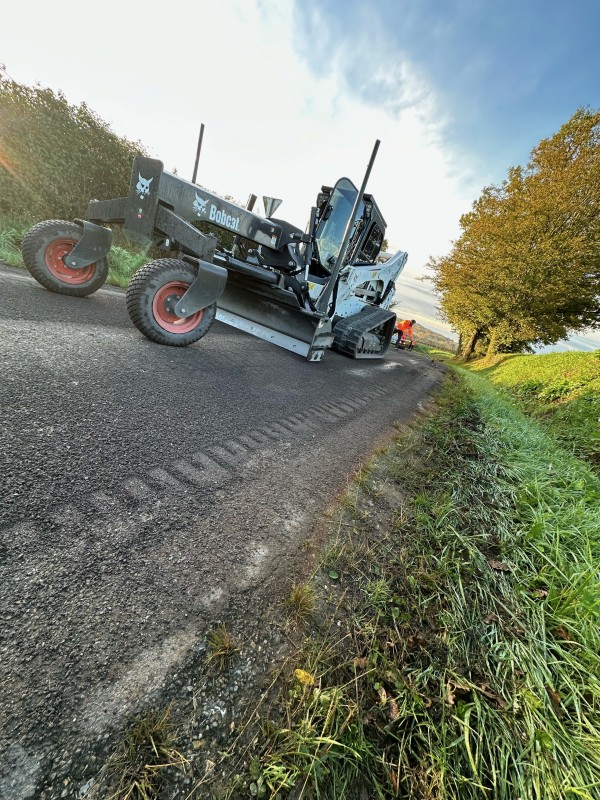 Location de niveleuse sur Bordeaux et en Gironde 