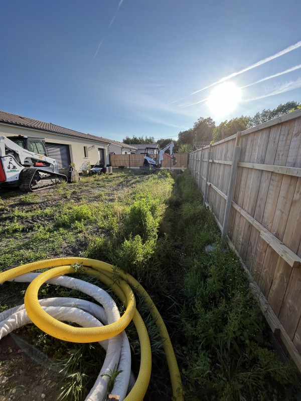 Drainage d’un fossé avec chargeuse et poly benne au Taillan Médoc en Gironde