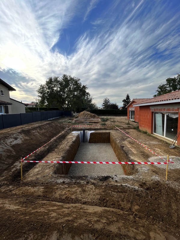 Terrassement de piscine avec nivellement des terres à Saint Germain du Puch en Gironde