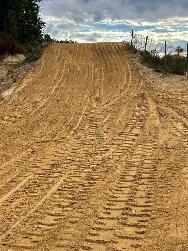 Réfection d’une piste de motocross à Saint Christophe de double en Gironde