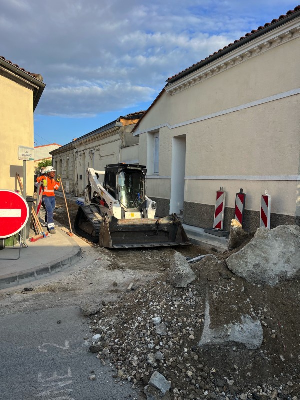Location d’un Bobcat chargeuse sur Bordeaux