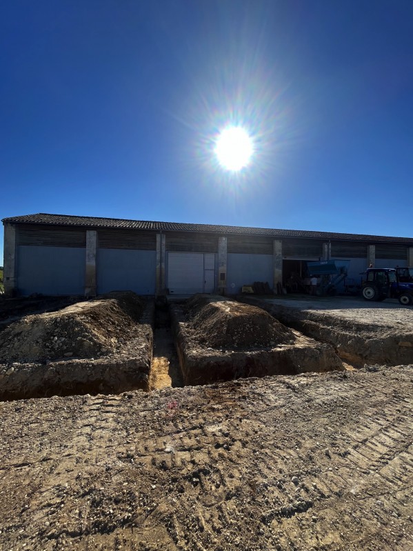 Ouverture des fondations et nivellement de terrain à Macau en Gironde