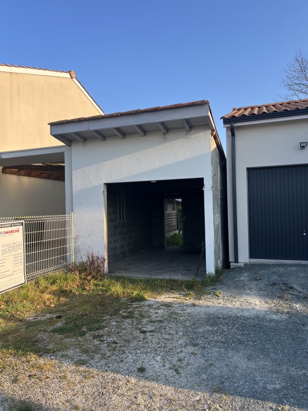 Démoliton maison proche de Bordeaux sur saint Médard en Jalles 