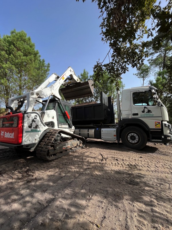 Apport de terre de remblais à Salaunes en Gironde