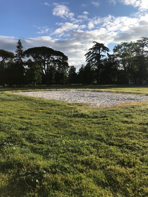 Réalisation d'un terrain de volley-ball à Blanquefort en Gironde