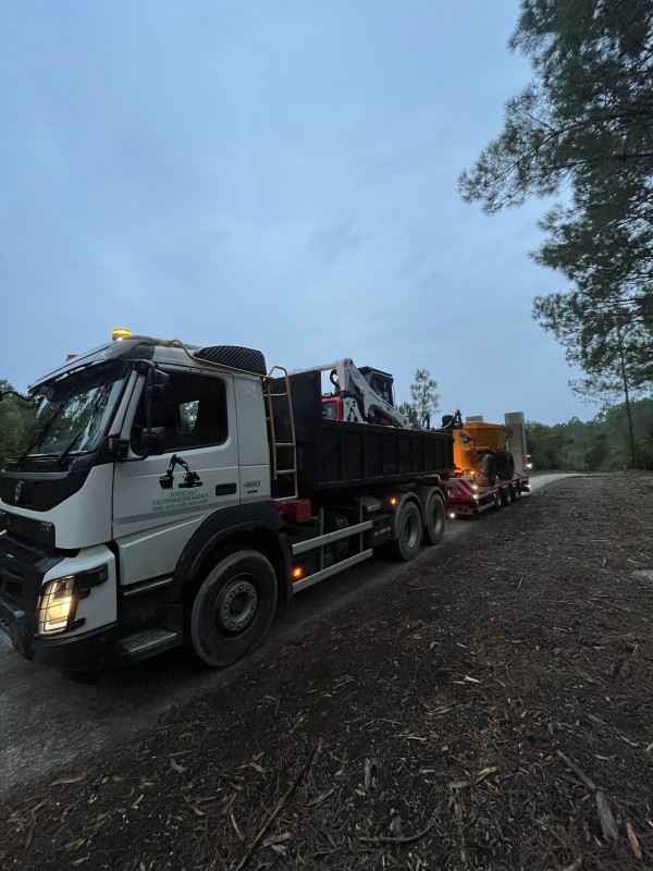 Travaux forestier sur la commune du Cap ferret proche de Bordeaux 