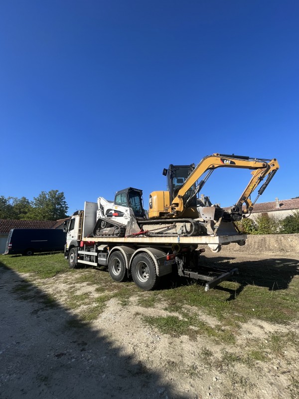 Ouverture des fondations et nivellement de terrain à Macau en Gironde