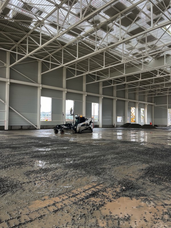 Location de niveleuse sur Bordeaux et en Gironde