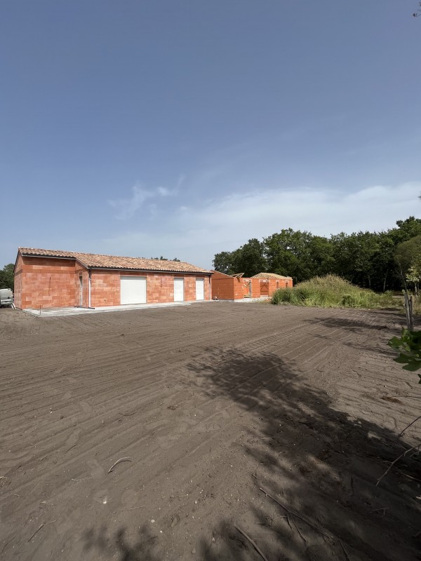 Aménagement et apport de terre végétale sur la commune de Salaunes