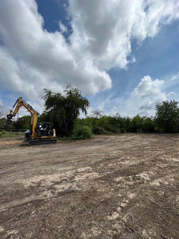 Curage et nettoyage de dépôt sauvage sur la commune de EYSINES en Gironde