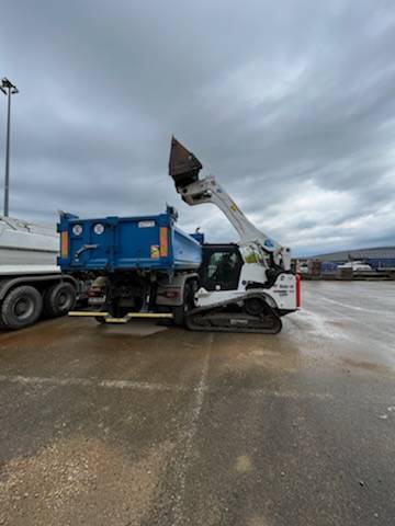 Engins pour broyage et nettoyage de terrains à Eysines en Gironde